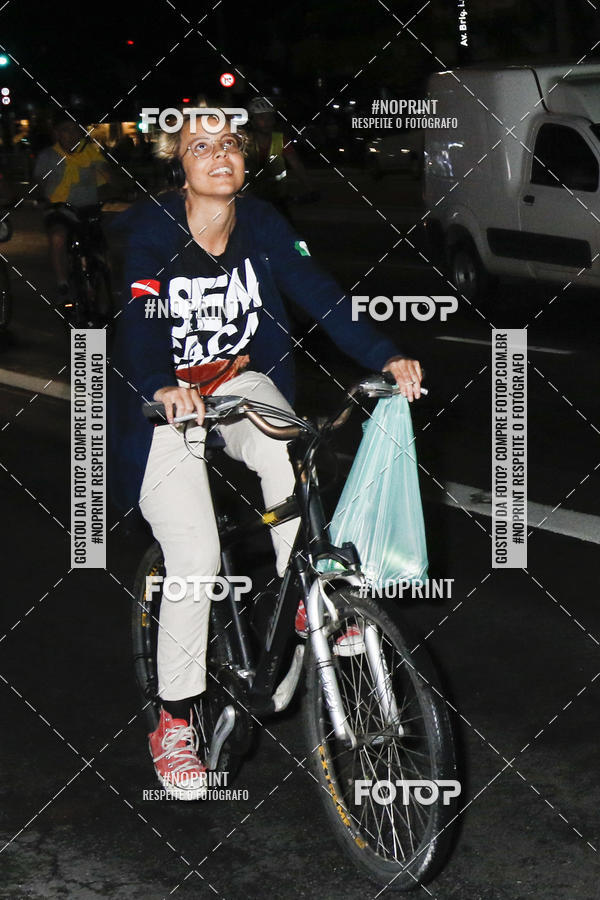 Buy your photos of the eventPEDALADA NOTURNA DO SESC AVENIDA PAULISTA 2020 - Equipe ASI on Fotop