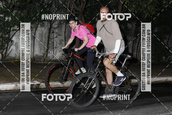 Buy your photos of the eventPEDALADA NOTURNA DO SESC AVENIDA PAULISTA 2020 - Equipe ASI on Fotop