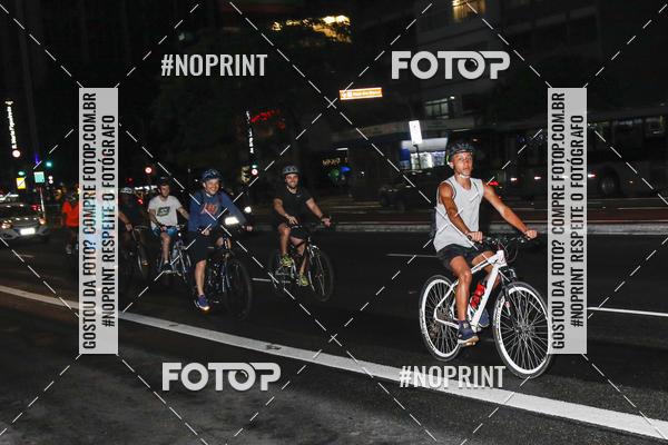 Buy your photos of the eventPEDALADA NOTURNA DO SESC AVENIDA PAULISTA 2020 - Equipe ASI on Fotop