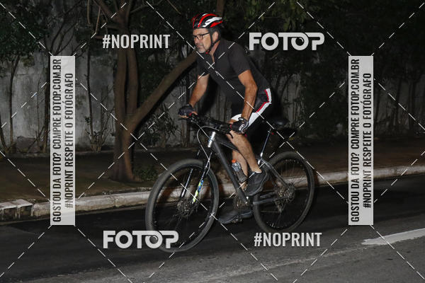 Buy your photos of the eventPEDALADA NOTURNA DO SESC AVENIDA PAULISTA 2020 - Equipe ASI on Fotop