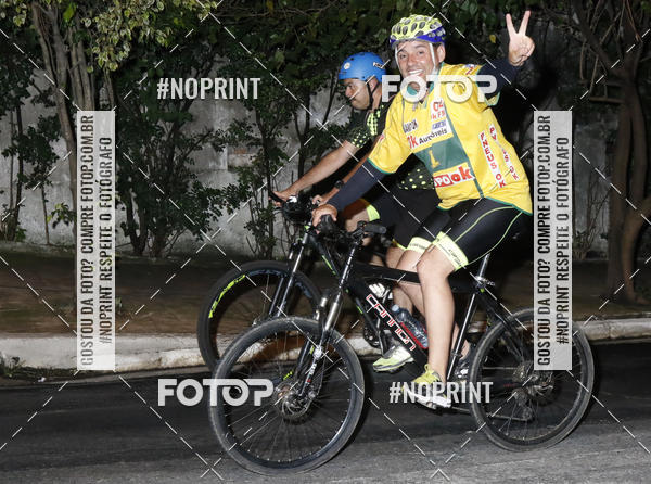 Buy your photos of the eventPEDALADA NOTURNA DO SESC AVENIDA PAULISTA 2020 - Equipe ASI on Fotop