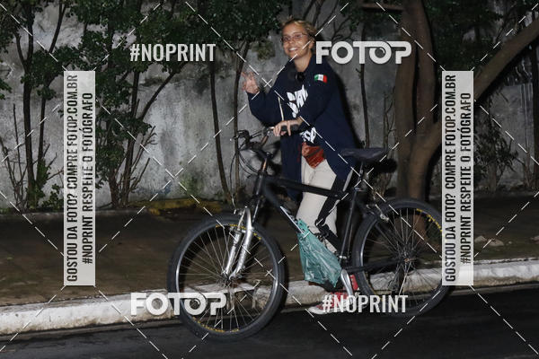 Buy your photos of the eventPEDALADA NOTURNA DO SESC AVENIDA PAULISTA 2020 - Equipe ASI on Fotop