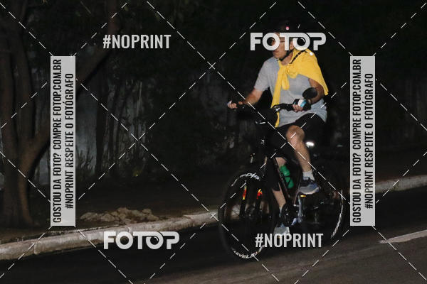 Buy your photos of the eventPEDALADA NOTURNA DO SESC AVENIDA PAULISTA 2020 - Equipe ASI on Fotop