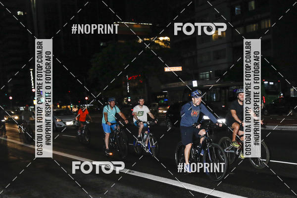 Buy your photos of the eventPEDALADA NOTURNA DO SESC AVENIDA PAULISTA 2020 - Equipe ASI on Fotop
