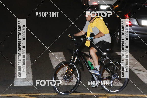 Buy your photos of the eventPEDALADA NOTURNA DO SESC AVENIDA PAULISTA 2020 - Equipe ASI on Fotop