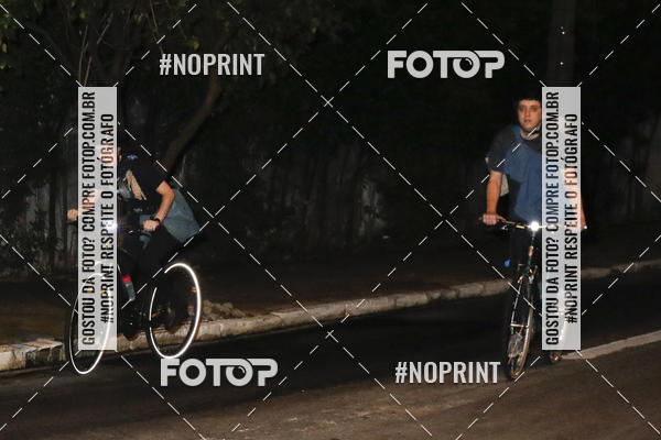 Buy your photos of the eventPEDALADA NOTURNA DO SESC AVENIDA PAULISTA 2020 - Equipe ASI on Fotop