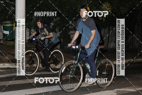 Buy your photos of the eventPEDALADA NOTURNA DO SESC AVENIDA PAULISTA 2020 - Equipe ASI on Fotop