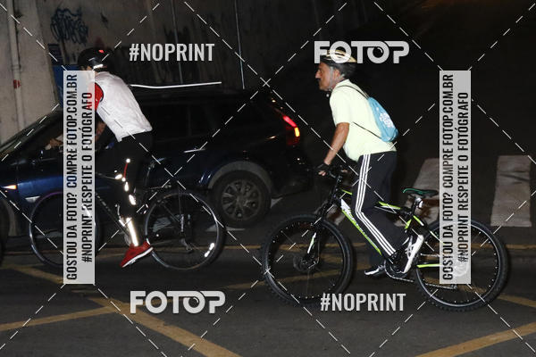 Buy your photos of the eventPEDALADA NOTURNA DO SESC AVENIDA PAULISTA 2020 - Equipe ASI on Fotop