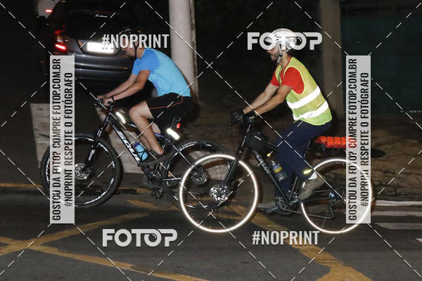 Buy your photos of the eventPEDALADA NOTURNA DO SESC AVENIDA PAULISTA 2020 - Equipe ASI on Fotop