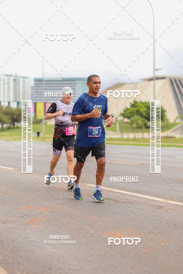 Compre as suas fotos do eventoASICS Golden Run - Bras�lia no Fotop