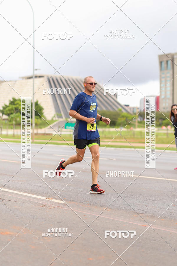 Compre as suas fotos do eventoASICS Golden Run - Bras�lia no Fotop