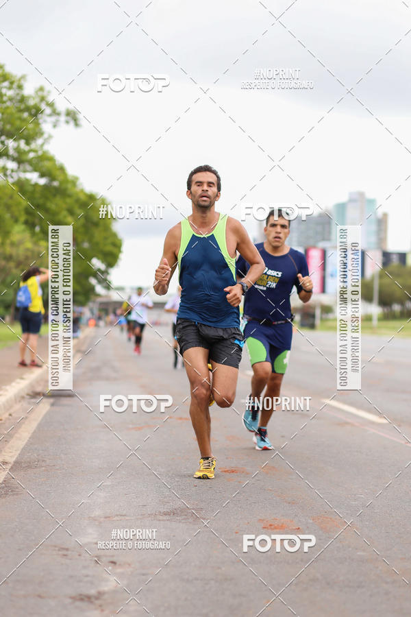 Buy your photos of the eventASICS Golden Run - Bras�lia on Fotop