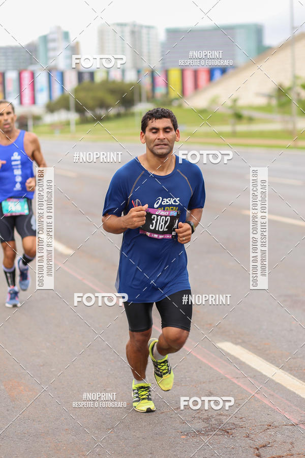 Buy your photos of the eventASICS Golden Run - Bras�lia on Fotop