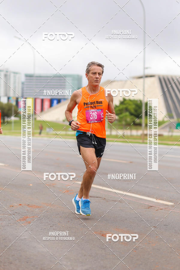 Buy your photos of the eventASICS Golden Run - Bras�lia on Fotop
