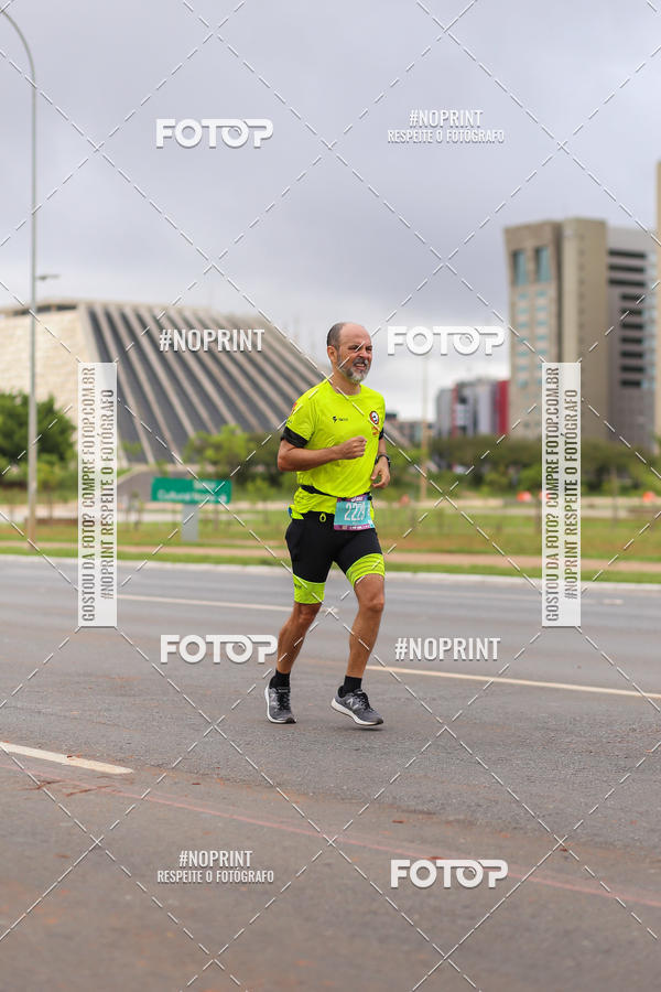Buy your photos of the eventASICS Golden Run - Braslia on Fotop