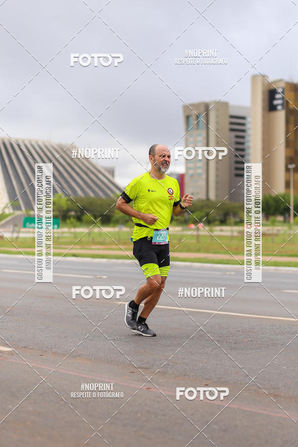 Buy your photos of the eventASICS Golden Run - Braslia on Fotop