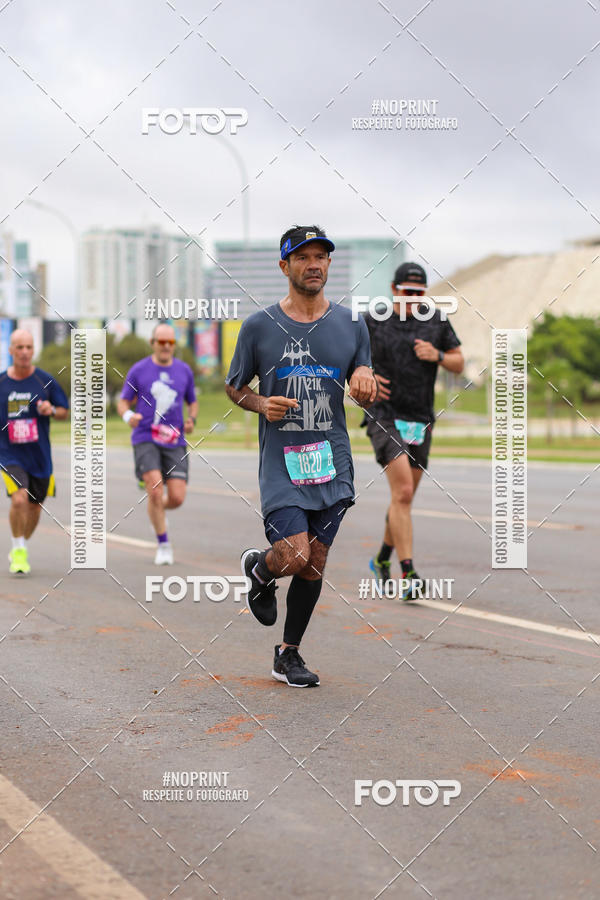 Buy your photos of the eventASICS Golden Run - Braslia on Fotop