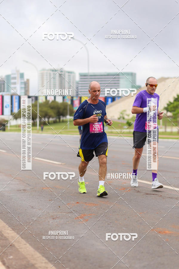 Buy your photos of the eventASICS Golden Run - Braslia on Fotop