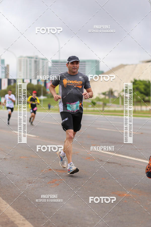 Buy your photos of the eventASICS Golden Run - Braslia on Fotop