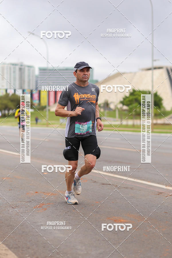 Buy your photos of the eventASICS Golden Run - Braslia on Fotop