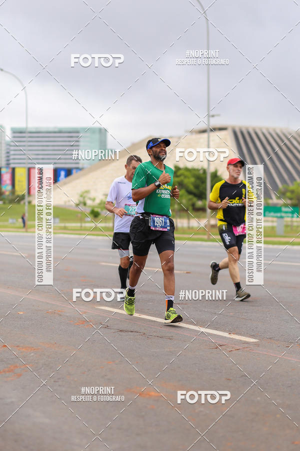 Buy your photos of the eventASICS Golden Run - Braslia on Fotop