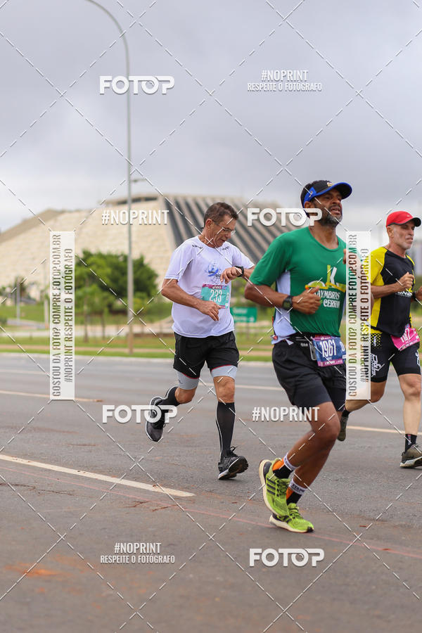 Buy your photos of the eventASICS Golden Run - Braslia on Fotop