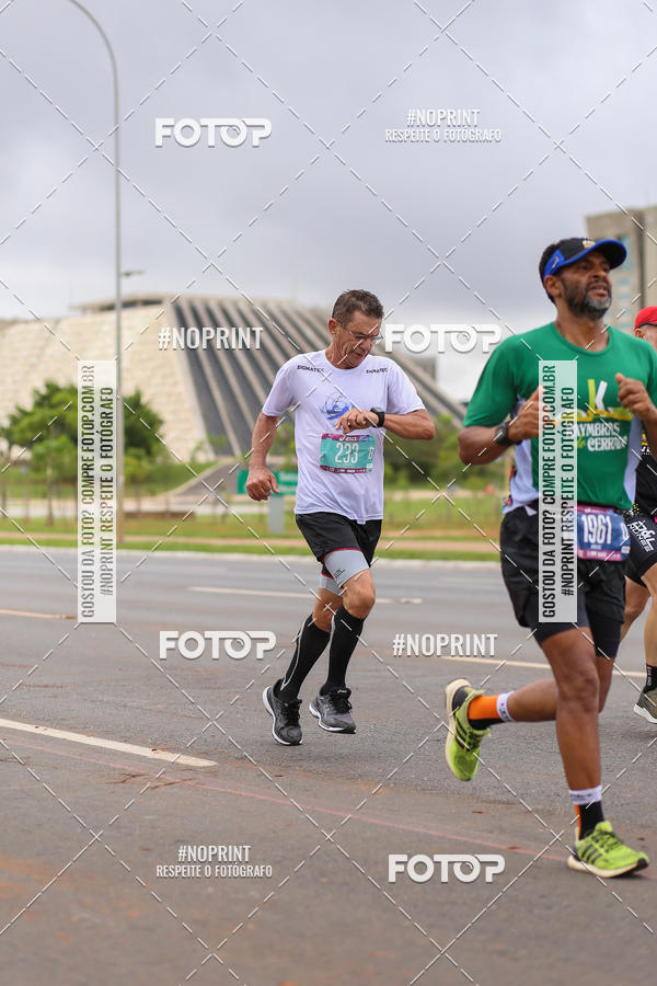 Buy your photos of the eventASICS Golden Run - Braslia on Fotop