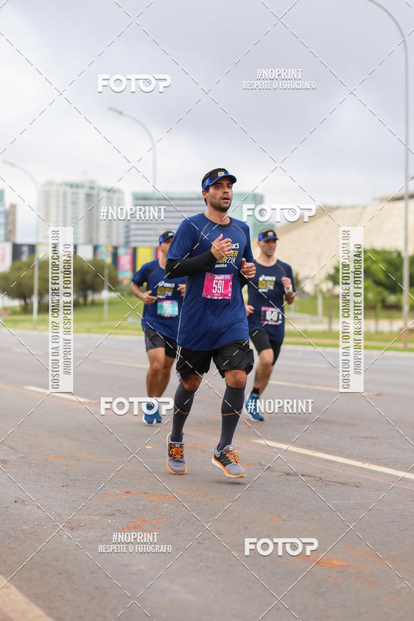 Buy your photos of the eventASICS Golden Run - Braslia on Fotop