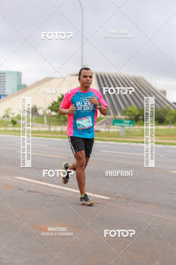 Buy your photos of the eventASICS Golden Run - Braslia on Fotop
