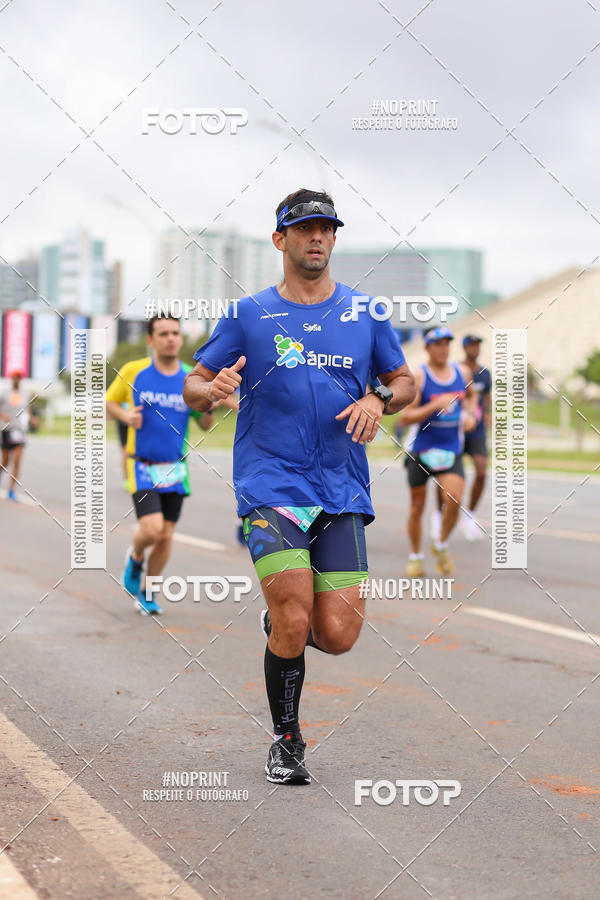 Buy your photos of the eventASICS Golden Run - Braslia on Fotop