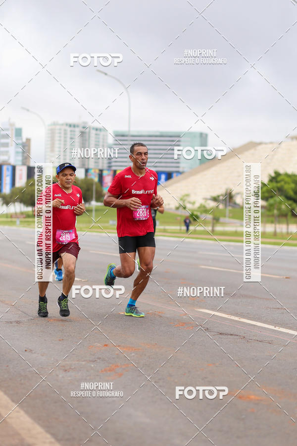 Buy your photos of the eventASICS Golden Run - Braslia on Fotop