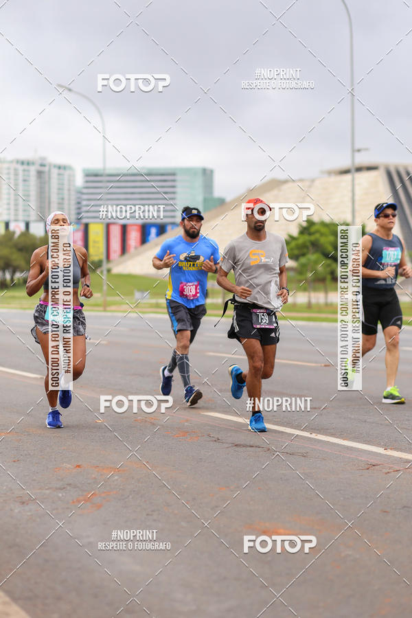 Buy your photos of the eventASICS Golden Run - Braslia on Fotop