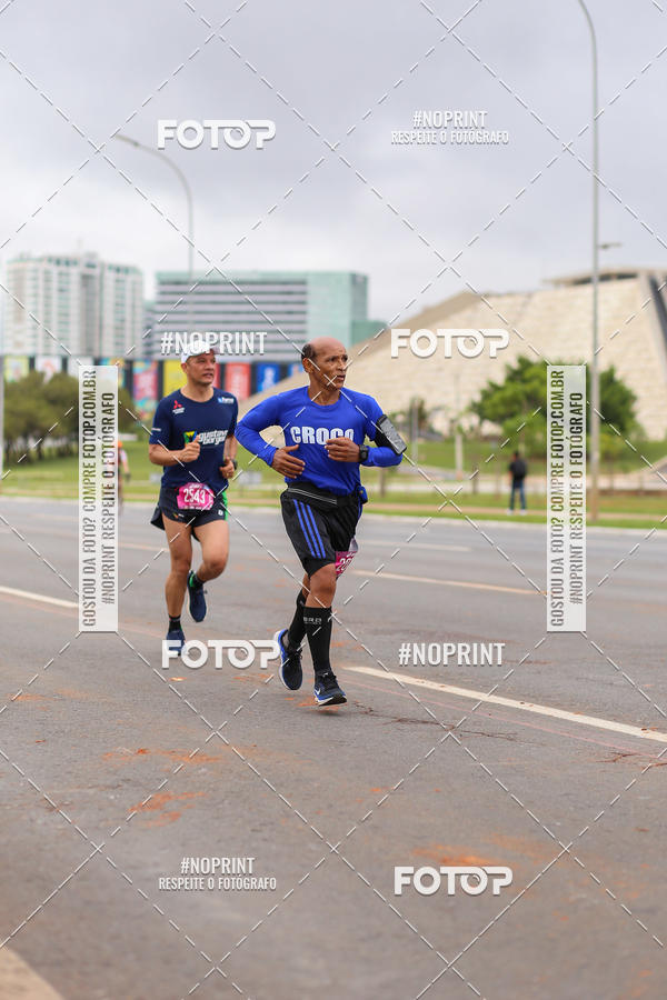 Buy your photos of the eventASICS Golden Run - Braslia on Fotop