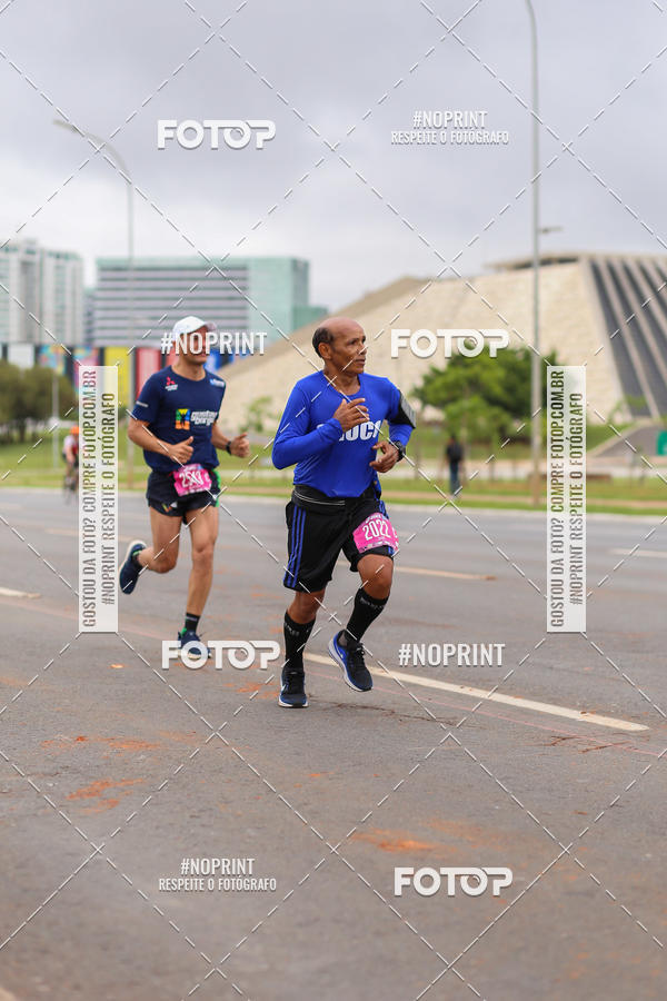 Buy your photos of the eventASICS Golden Run - Braslia on Fotop