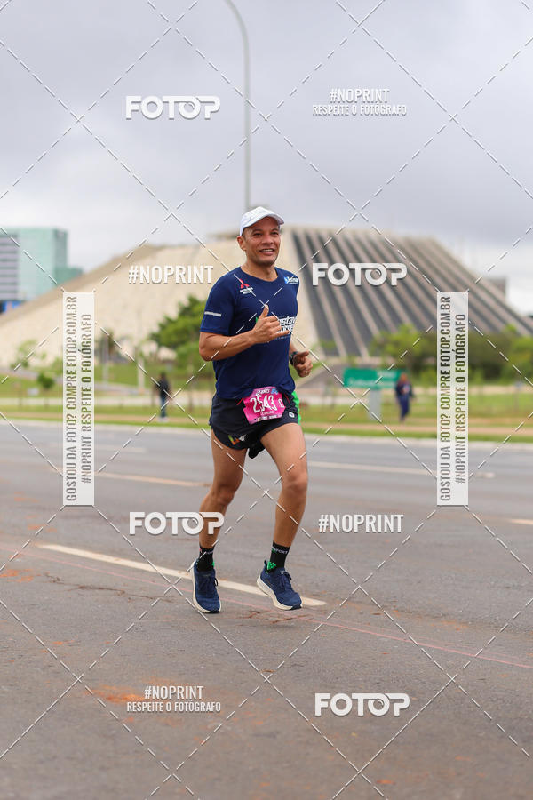 Buy your photos of the eventASICS Golden Run - Braslia on Fotop