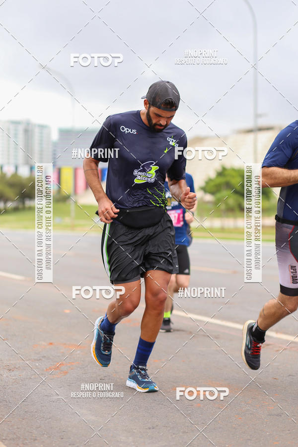 Buy your photos of the eventASICS Golden Run - Braslia on Fotop