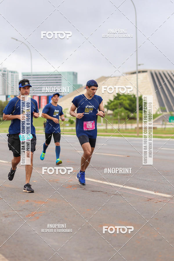 Buy your photos of the eventASICS Golden Run - Braslia on Fotop