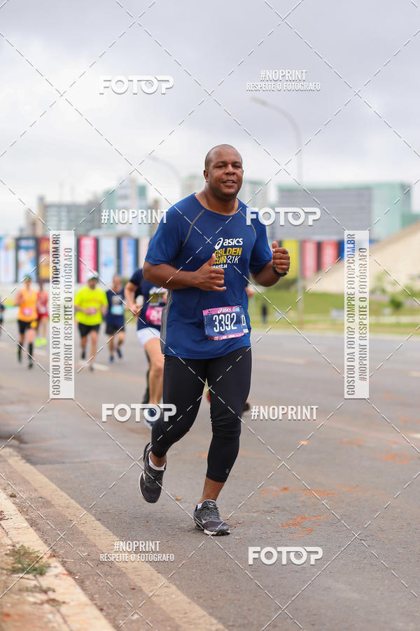 Buy your photos of the eventASICS Golden Run - Braslia on Fotop