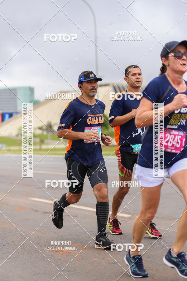 Buy your photos of the eventASICS Golden Run - Braslia on Fotop