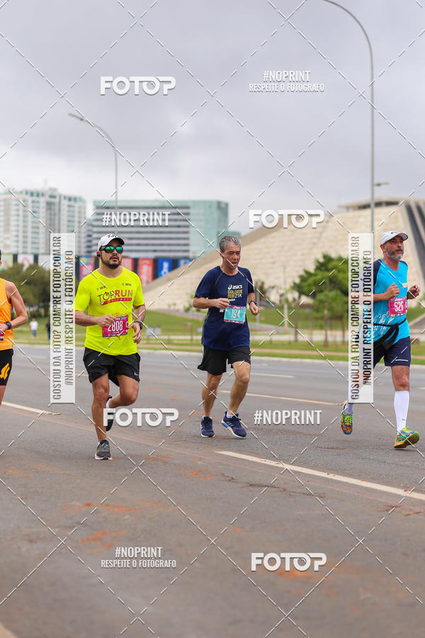Buy your photos of the eventASICS Golden Run - Braslia on Fotop