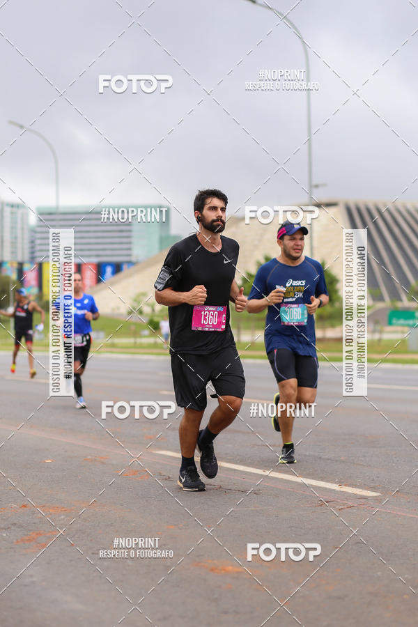 Buy your photos of the eventASICS Golden Run - Braslia on Fotop