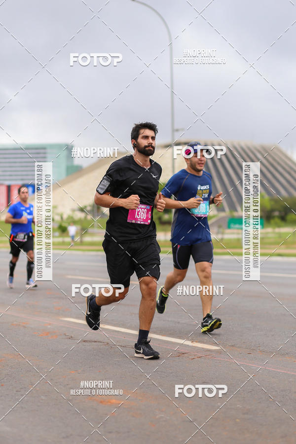 Buy your photos of the eventASICS Golden Run - Braslia on Fotop