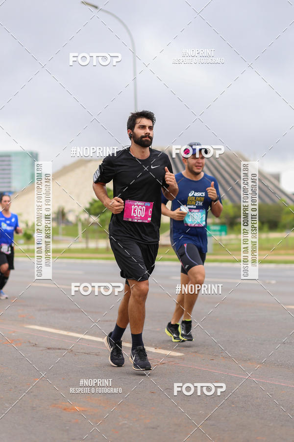 Buy your photos of the eventASICS Golden Run - Braslia on Fotop