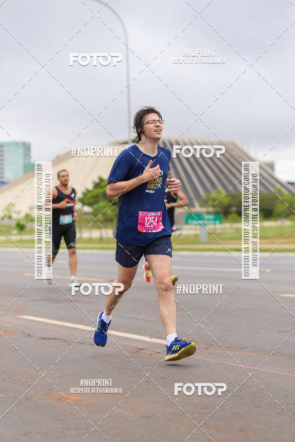 Buy your photos of the eventASICS Golden Run - Braslia on Fotop
