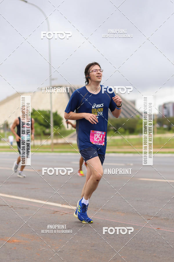 Buy your photos of the eventASICS Golden Run - Braslia on Fotop