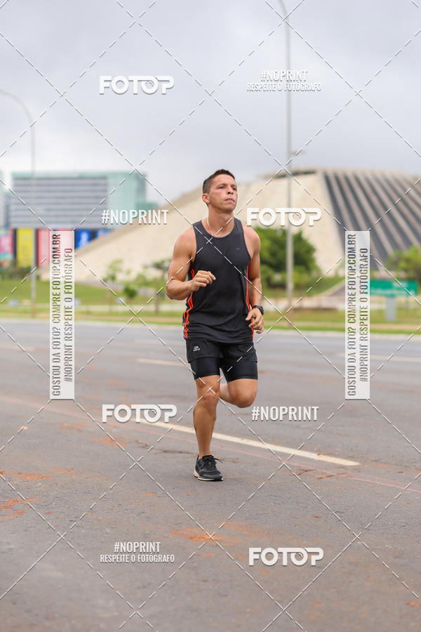 Buy your photos of the eventASICS Golden Run - Braslia on Fotop
