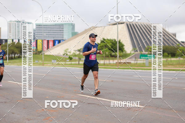 Buy your photos of the eventASICS Golden Run - Braslia on Fotop