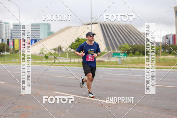 Buy your photos of the eventASICS Golden Run - Braslia on Fotop