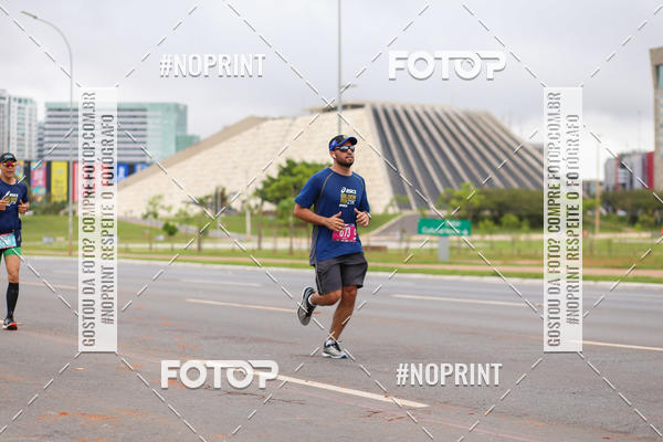 Buy your photos of the eventASICS Golden Run - Braslia on Fotop