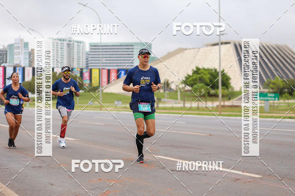 Buy your photos of the eventASICS Golden Run - Braslia on Fotop
